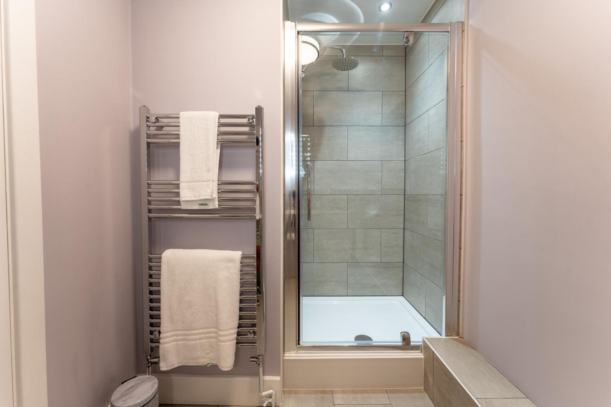 Luxury En-suite 2 In Oxfordshire Apartment *